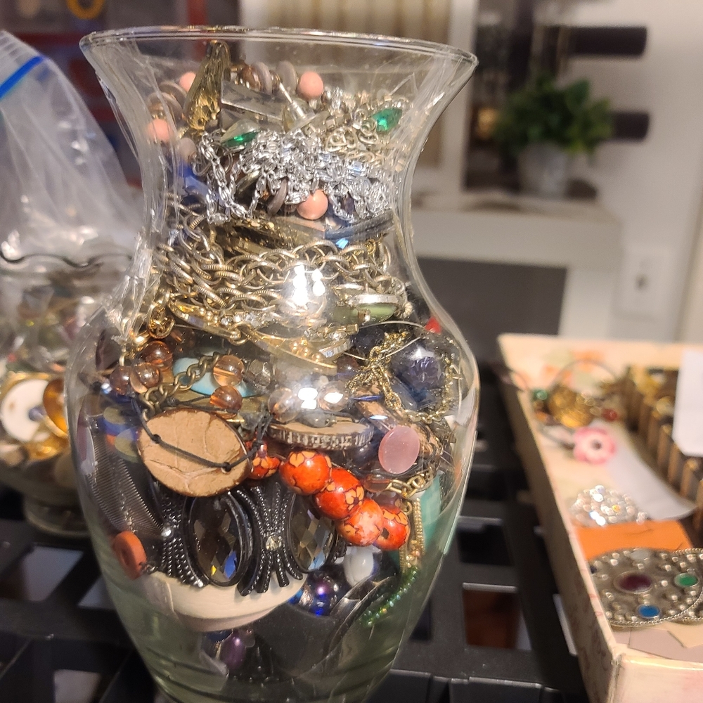 Lots and Lots of jewelry to sell - Picture 8 of 10